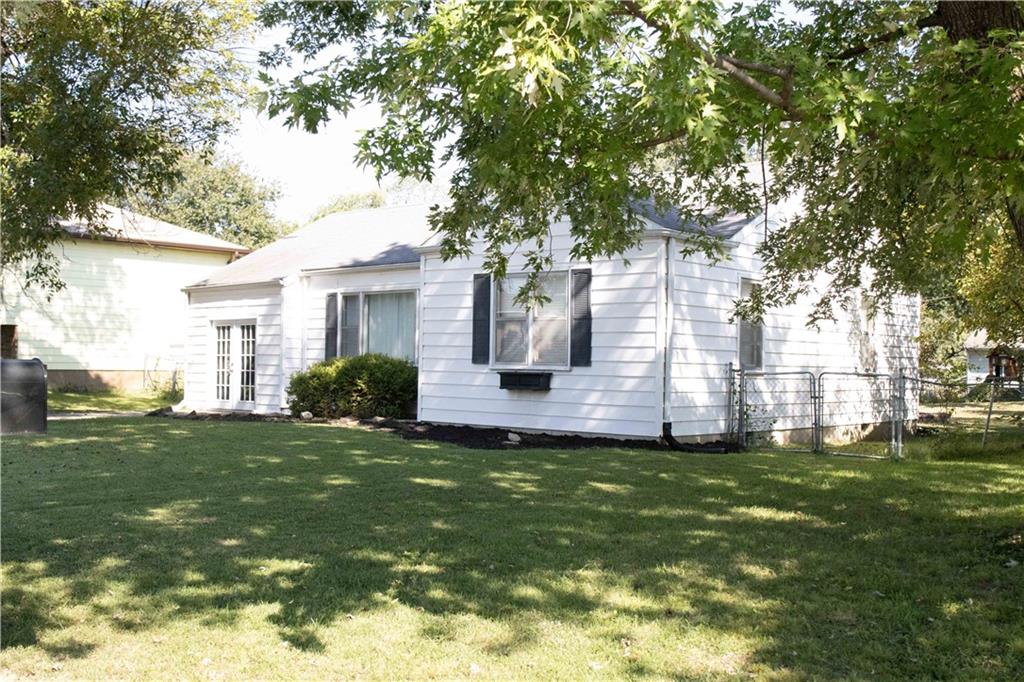 205 Larkin St, Warrensburg, MO 64093