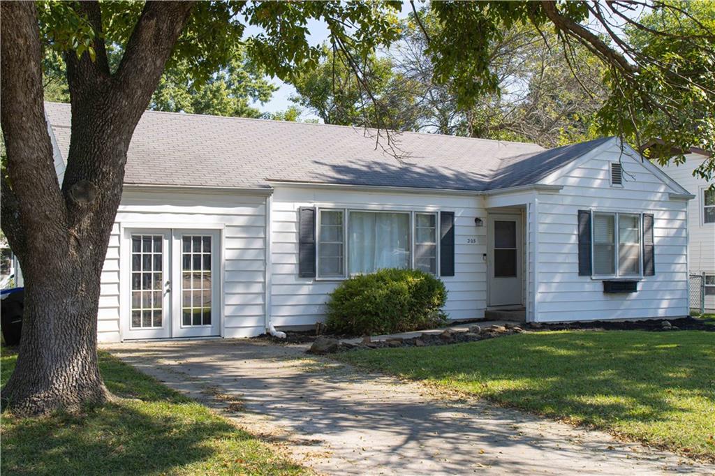 205 Larkin St, Warrensburg, MO 64093