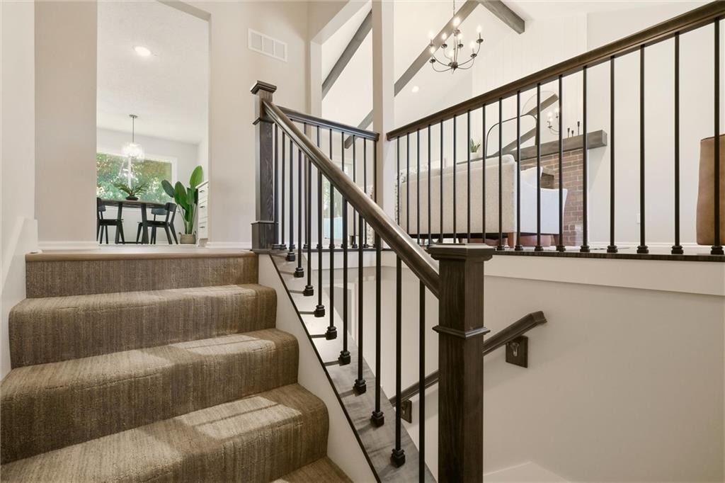 325 SE Brownfield Dr, Lee's Summit, MO 64063