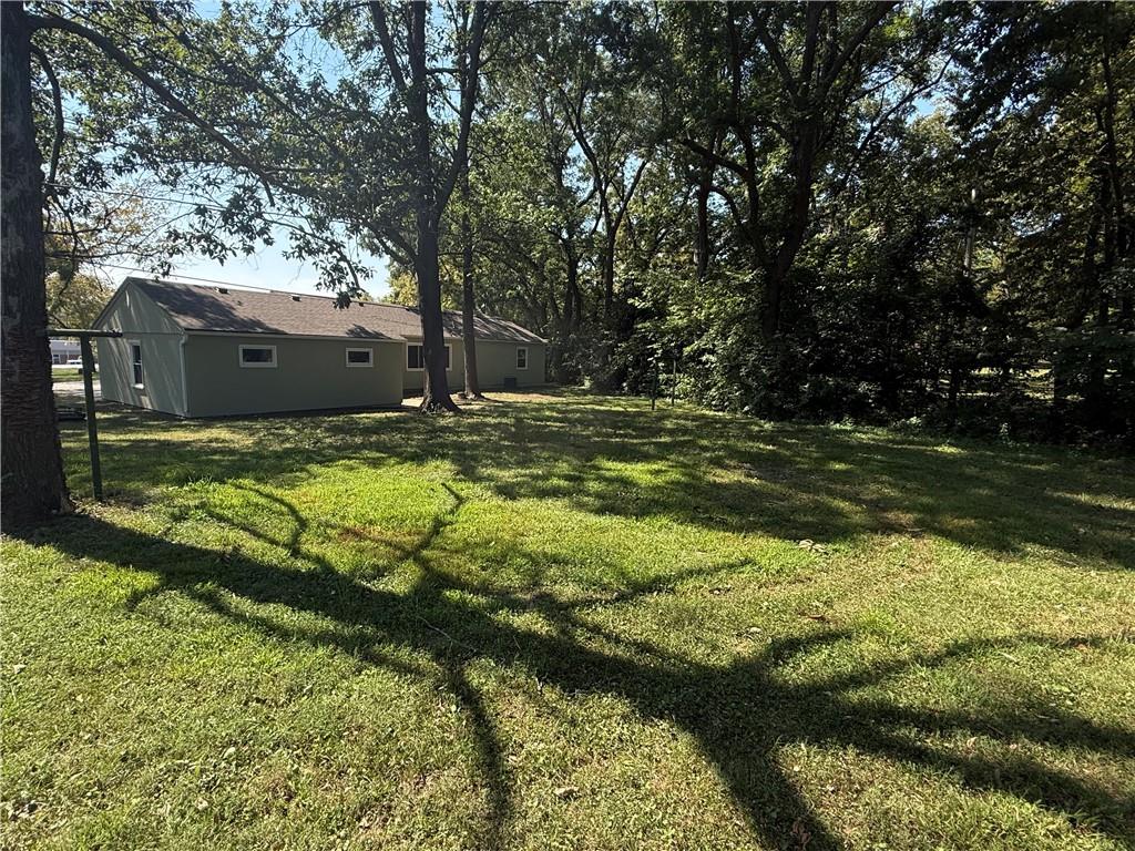 1704 E Mechanic St, Harrisonville, MO 64701