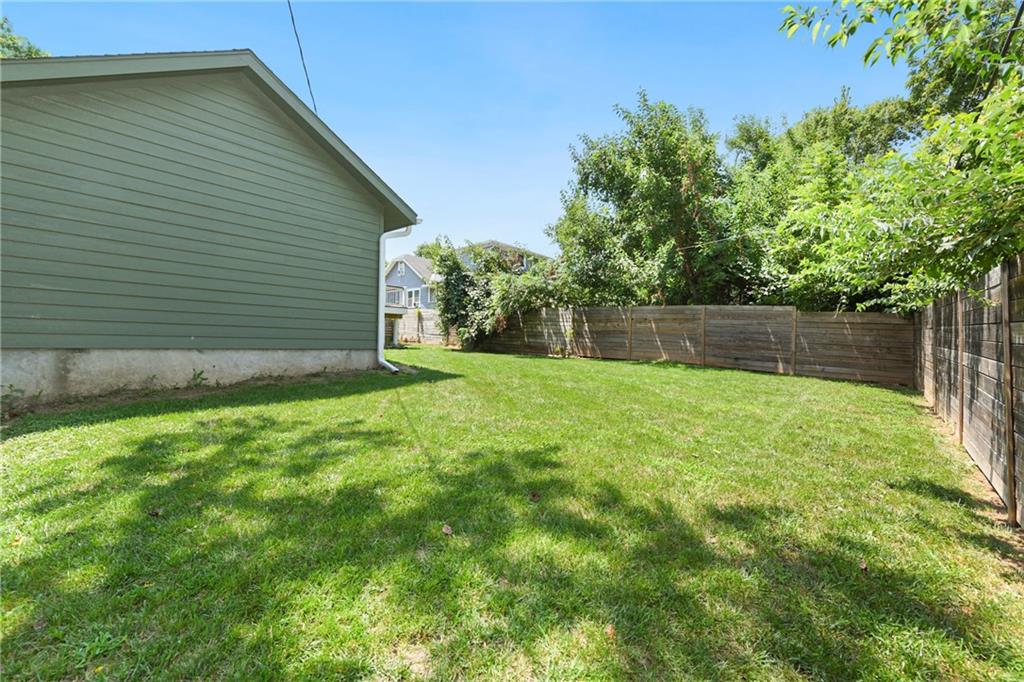 1462 E 78th St, Kansas City, MO 64131