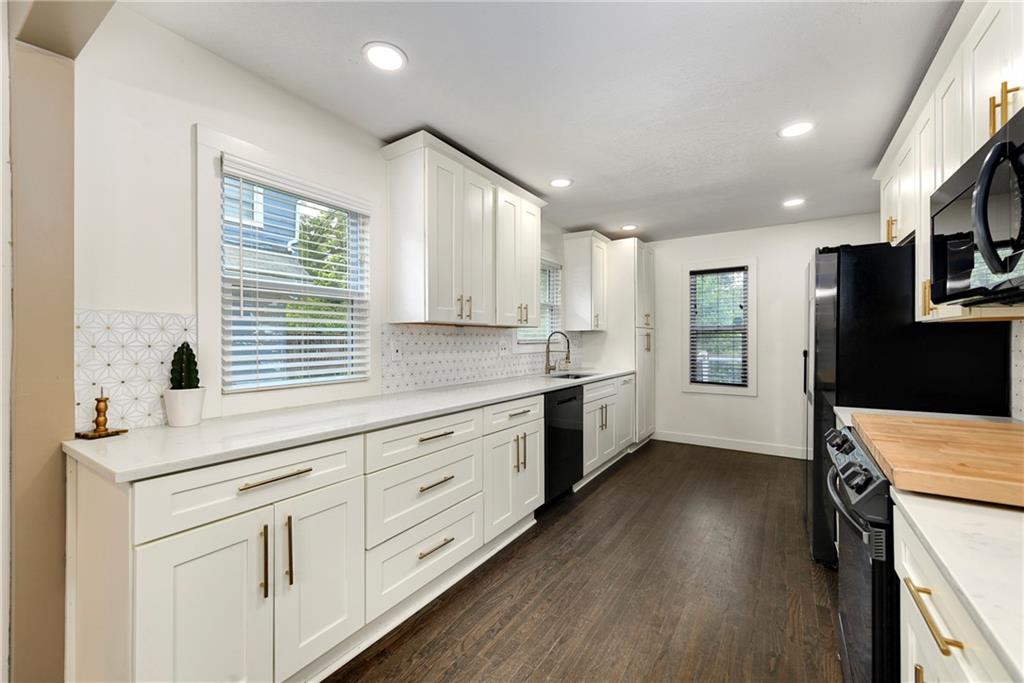 1462 E 78th St, Kansas City, MO 64131
