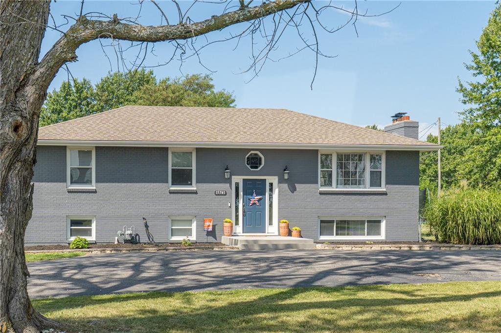 15741 150th St, Bonner Springs, KS 66012