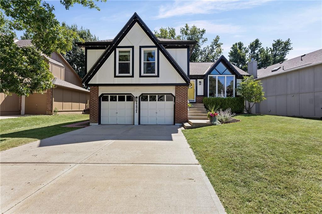 22421 W 64th St, Shawnee, KS 66226