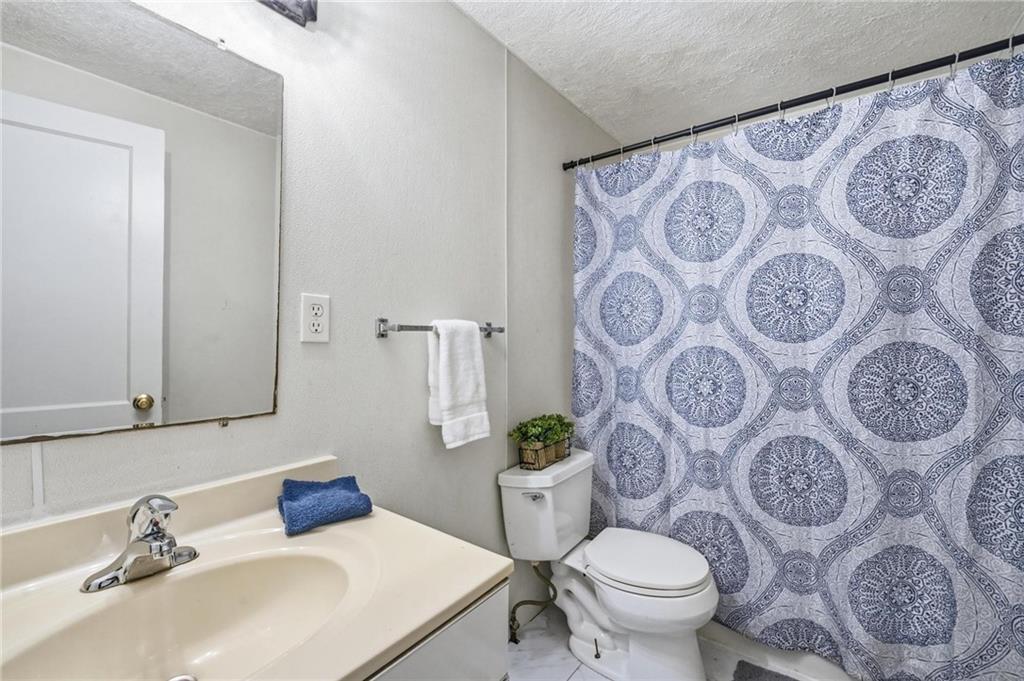 8725 E Smart Ave, Independence, MO 64053