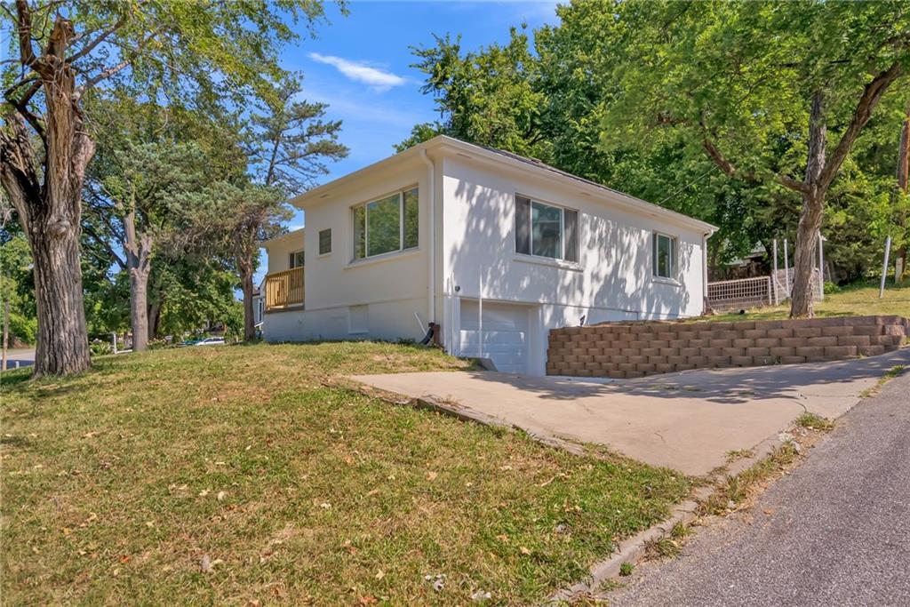 2663 Grandview Blvd, Kansas City, KS 66102