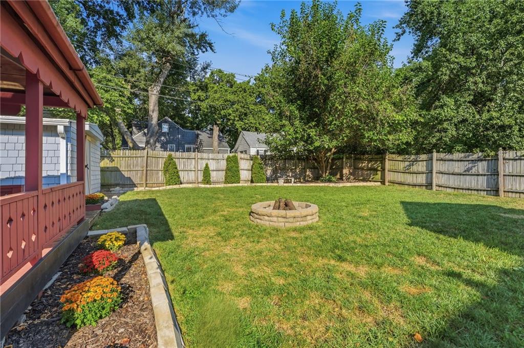 5330 Rosewood St, Roeland Park, KS 66205