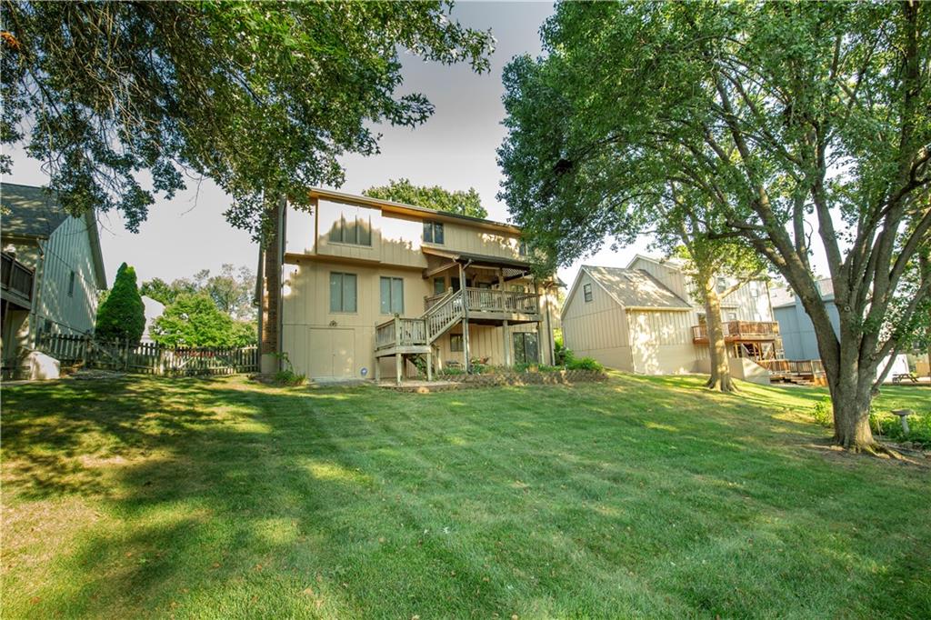 8626 Dice Ln, Lenexa, KS 66215