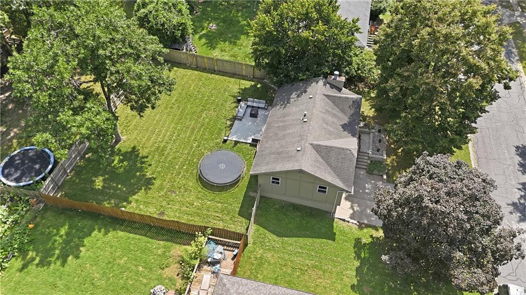 413 SE Annette St, Lee's Summit, MO 64063