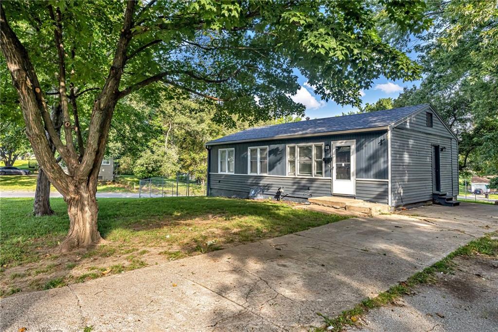 604 W 38th St, Independence, MO 64050