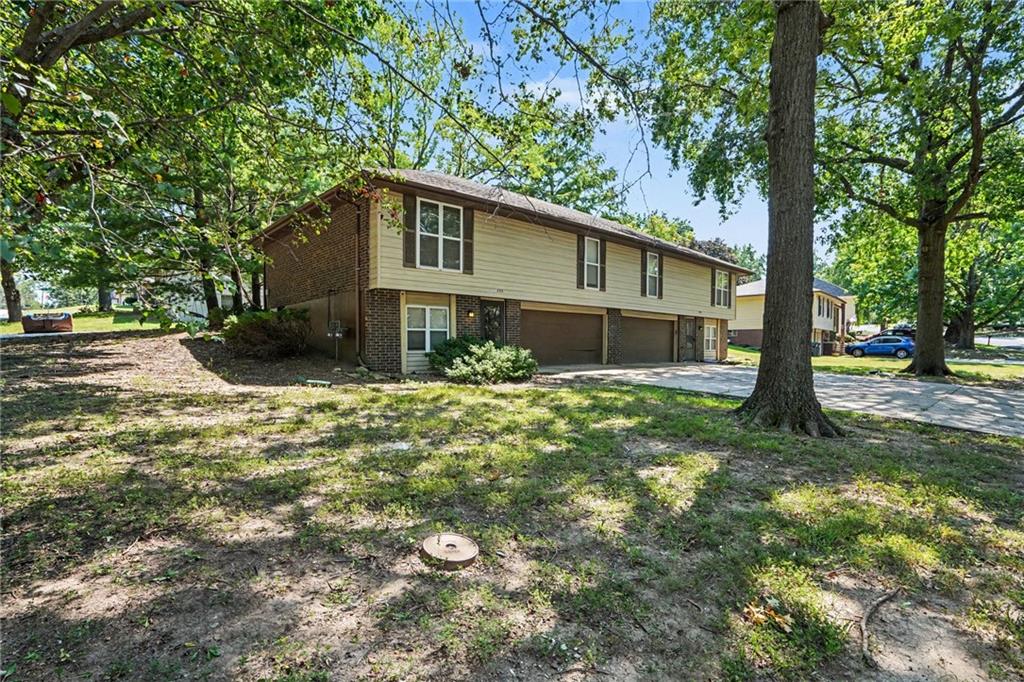 920-922 NW 13th St, Blue Springs, MO 64015
