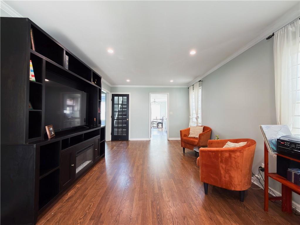 1007 E 22nd Ave, North Kansas City, MO 64116