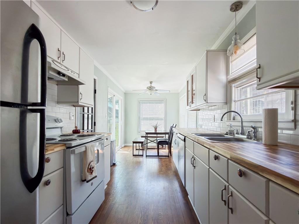 1007 E 22nd Ave, North Kansas City, MO 64116