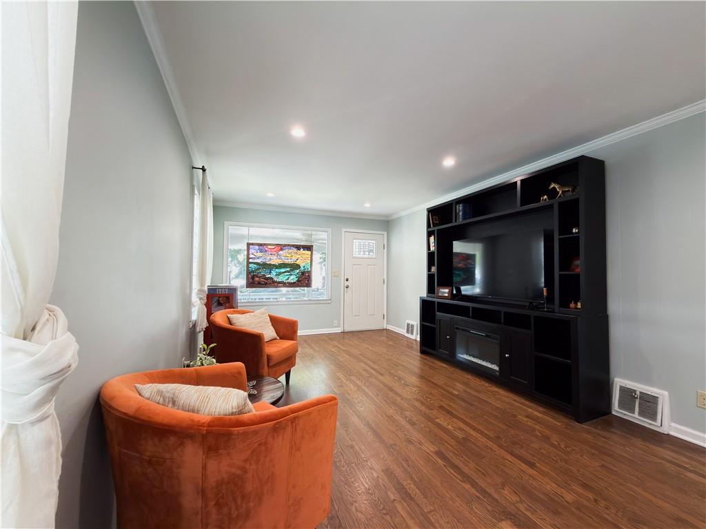 1007 E 22nd Ave, North Kansas City, MO 64116