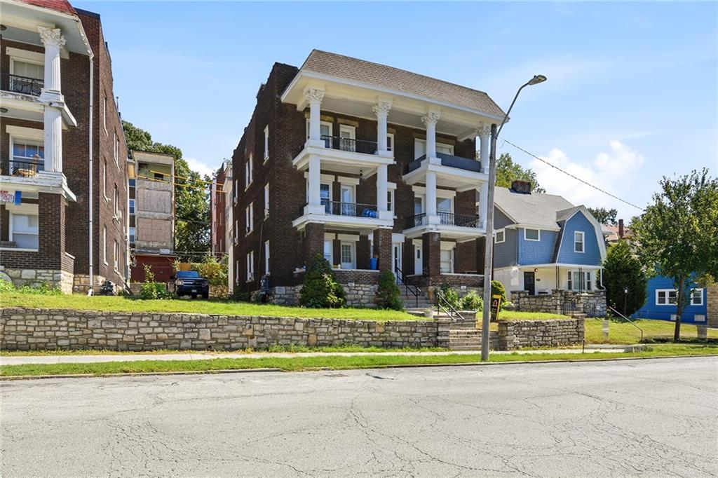 305 Bellefontaine Ave, Kansas City, MO 64124