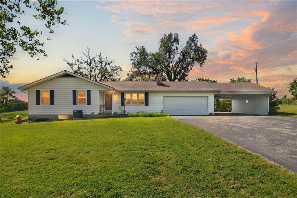 30115 W 95th St, De Soto, KS 66018