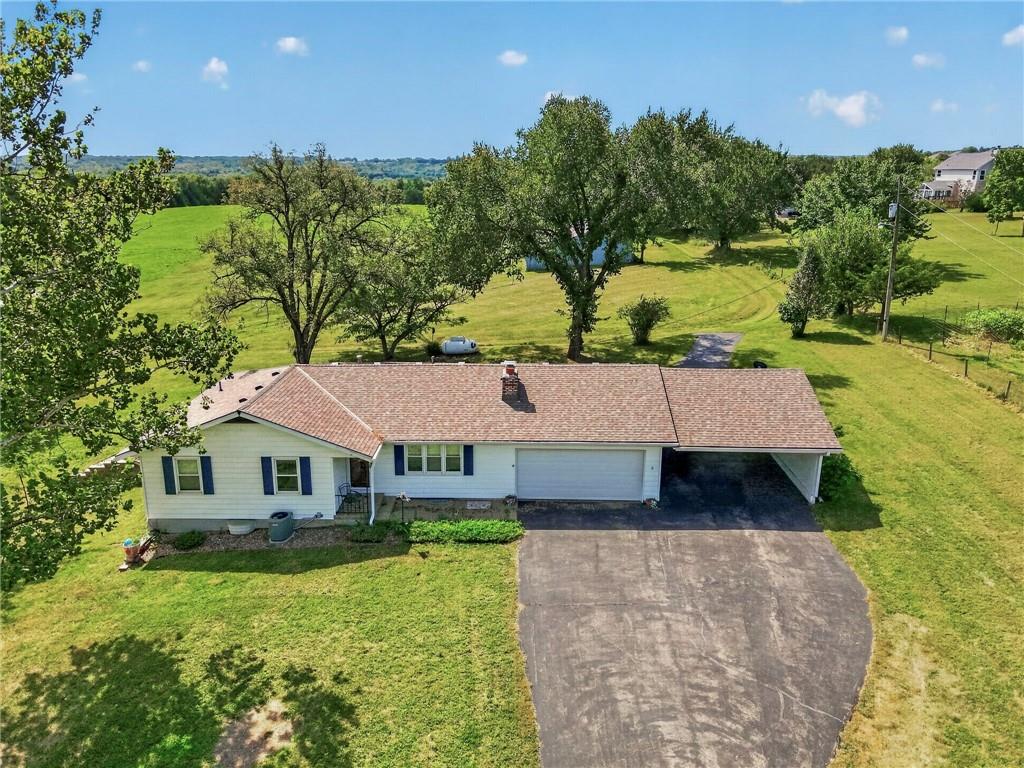 30115 W 95th St, De Soto, KS 66018