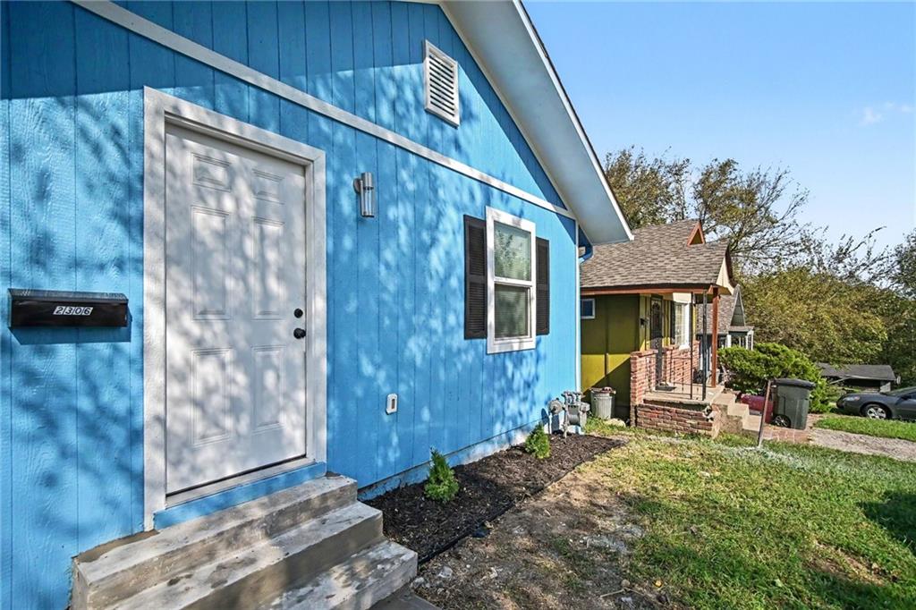 2306 N Hallock St, Kansas City, KS 66101