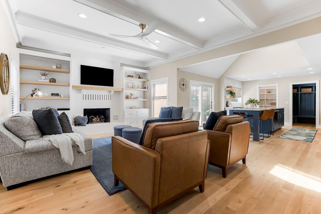 11421 Carter St, Overland Park, KS 66210
