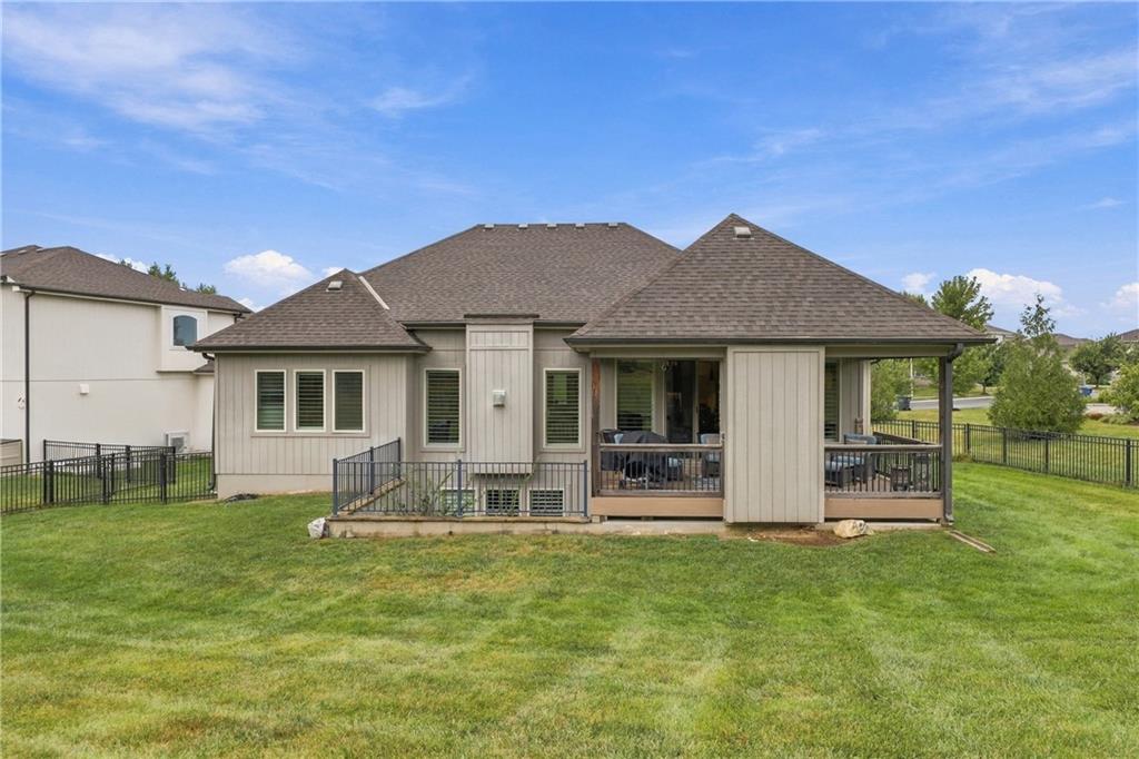 11559 S Roundtree St, Olathe, KS 66061