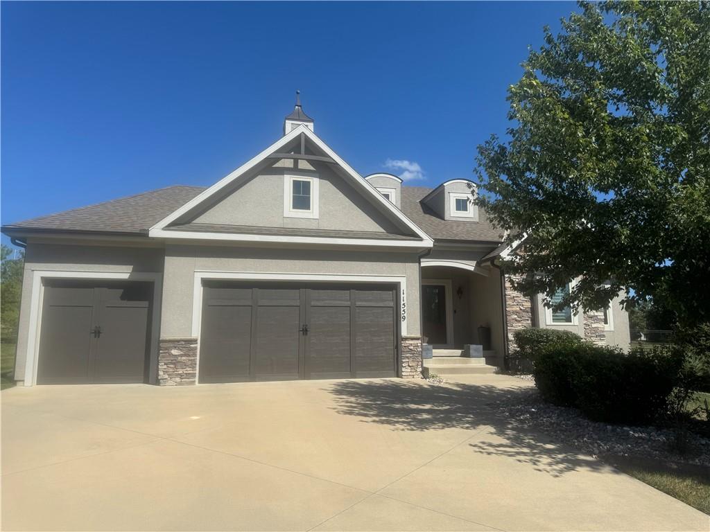 11559 S Roundtree St, Olathe, KS 66061
