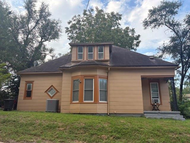 1123 Prospect Ave, St Joseph, MO 64501