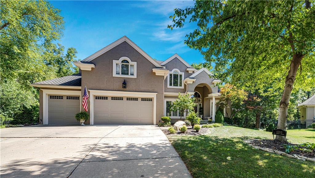 13213 El Monte St, Leawood, KS 66209
