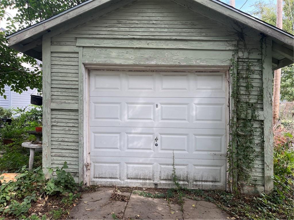 3501 E 25th St, Kansas City, MO 64127