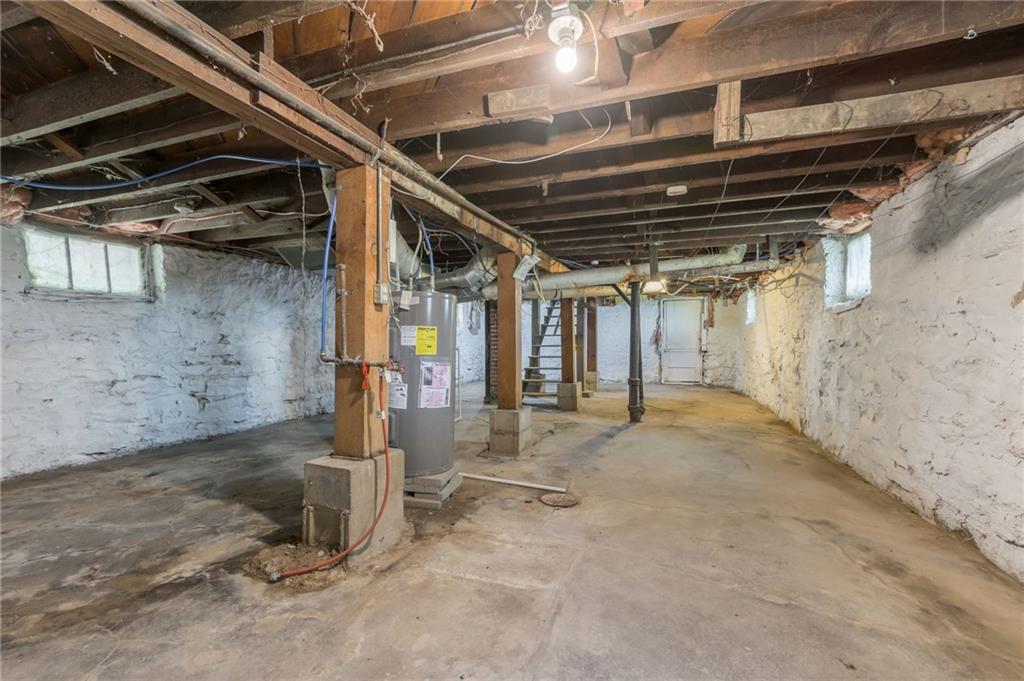 3542 College Ave, Kansas City, MO 64128
