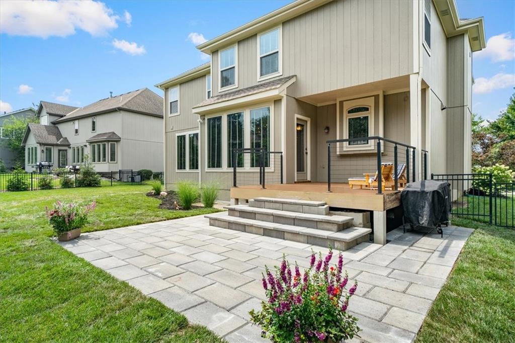 9307 W 155th Ct, Overland Park, KS 66221