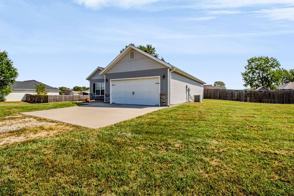 395 SE 971 Rd, Knob Noster, MO 65336