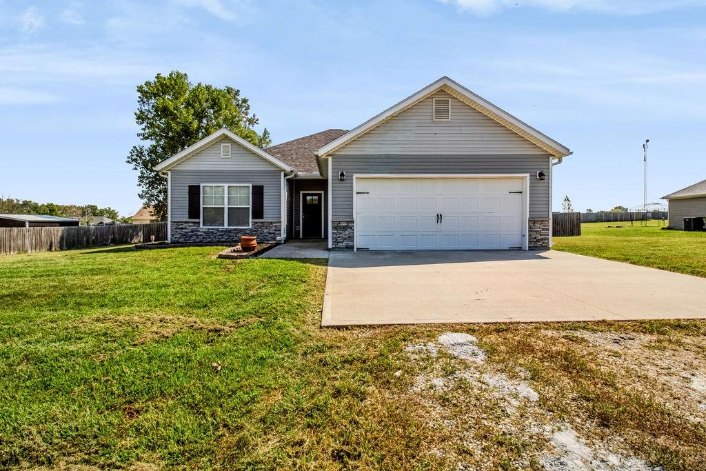 395 SE 971 Rd, Knob Noster, MO 65336