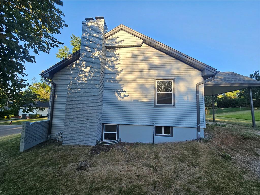 321 E 106th Ter, Kansas City, MO 64114