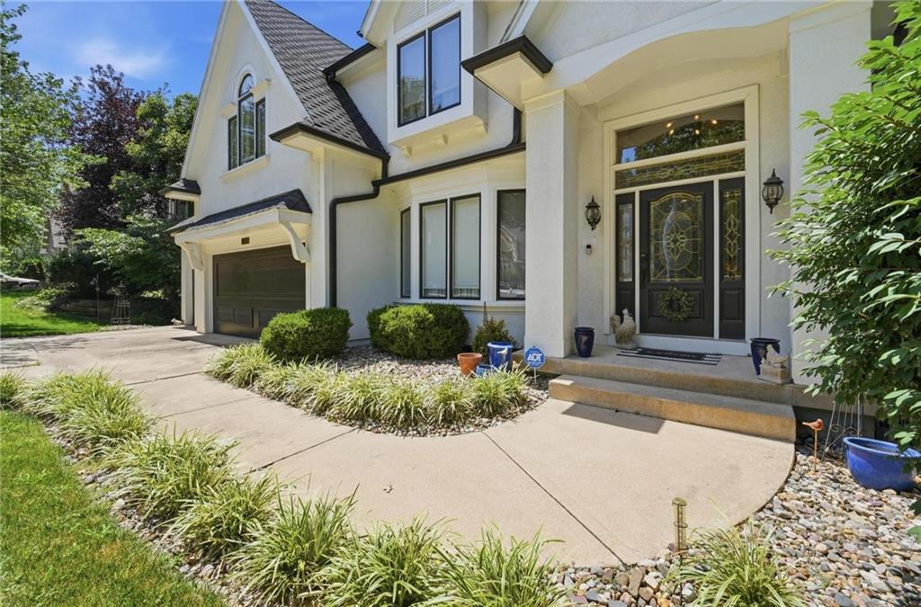 10340 S Hollis Ln, Olathe, KS 66061