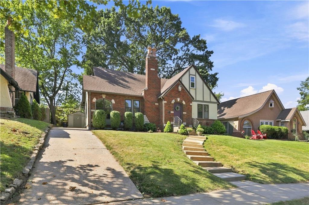 321 E 69th St, Kansas City, MO 64113