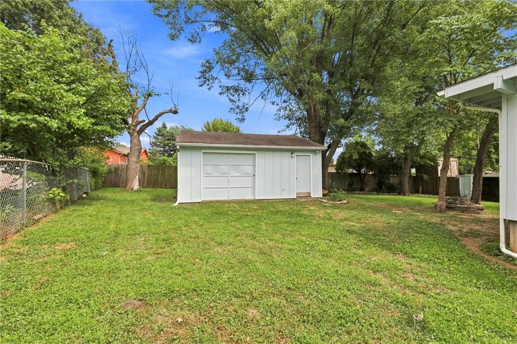 801 Mulberry St, Belton, MO 64012
