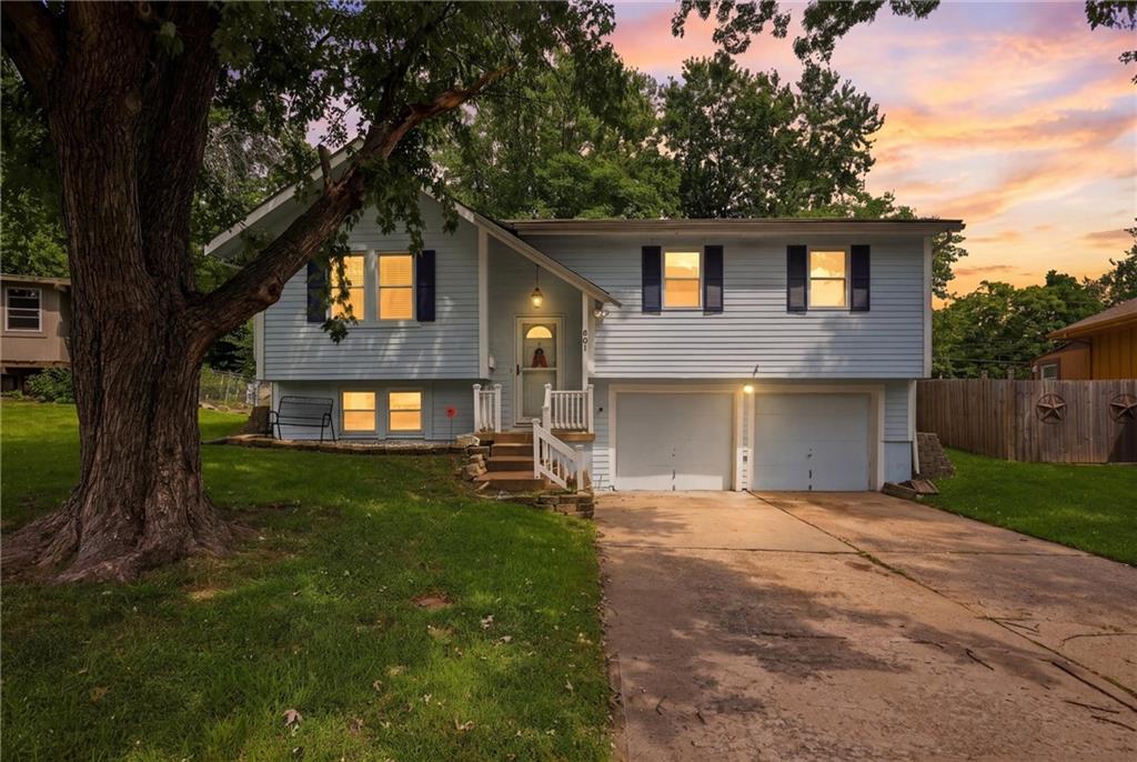 801 Mulberry St, Belton, MO 64012