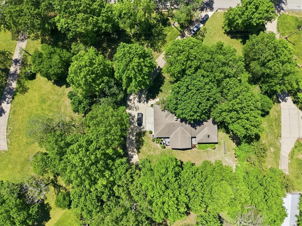 3200 Robinson Pike Rd, Grandview, MO 64030