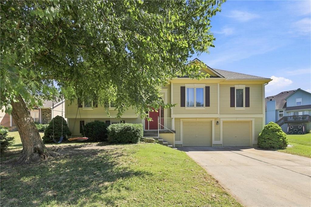 11305 N Holly St, Kansas City, MO 64155