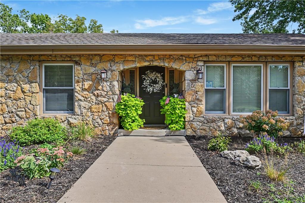 31470 W 89th St, De Soto, KS 66018