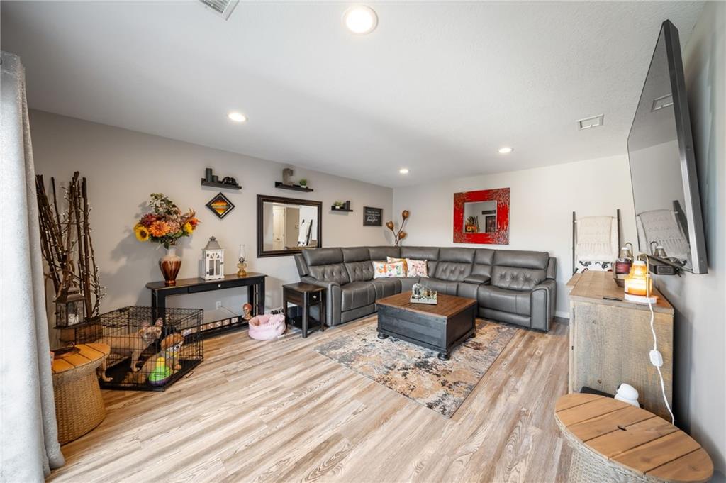 10124 W 96th St #F, Overland Park, KS 66212