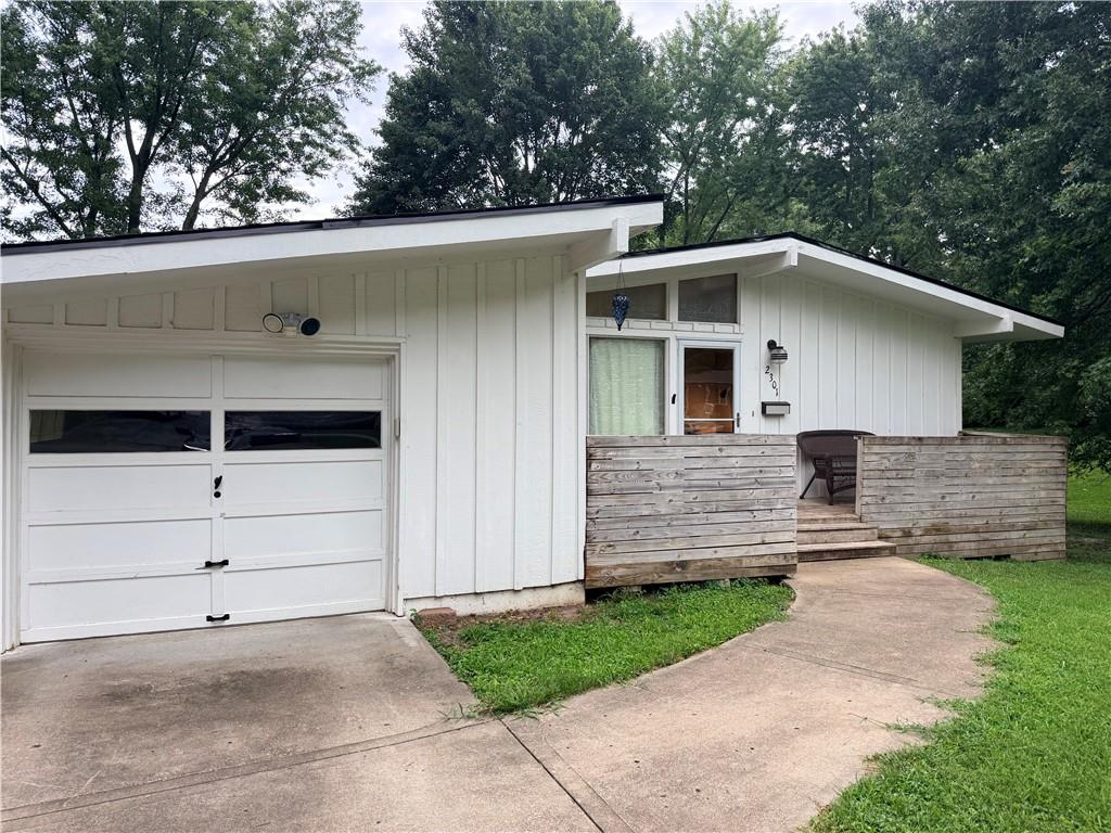 2301 60th Ter, Gladstone, MO 64118