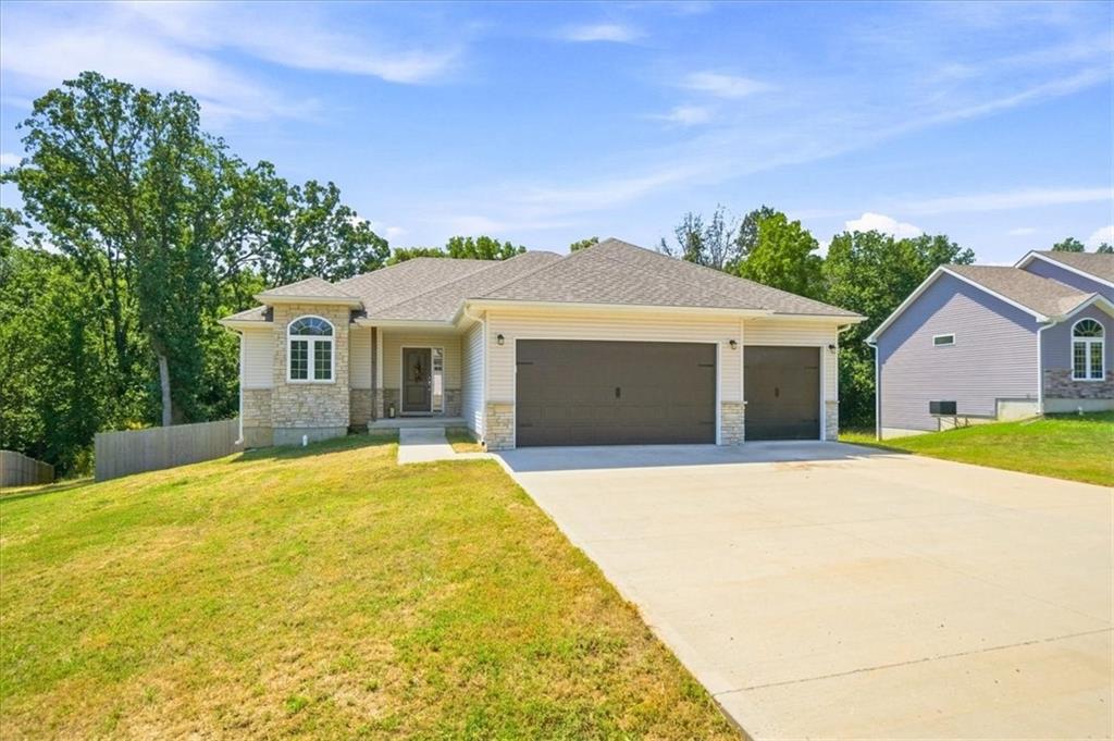 14 SE 230 Rd, Warrensburg, MO 64093