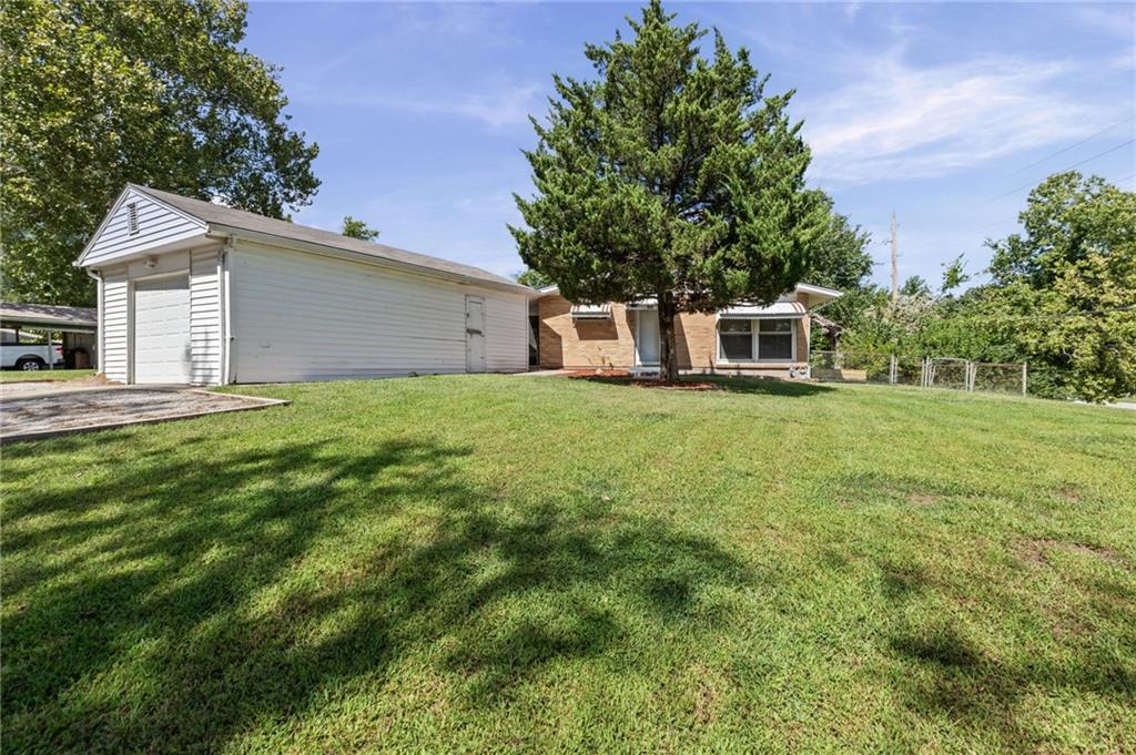 800 Marilynn Ave, Liberty, MO 64068