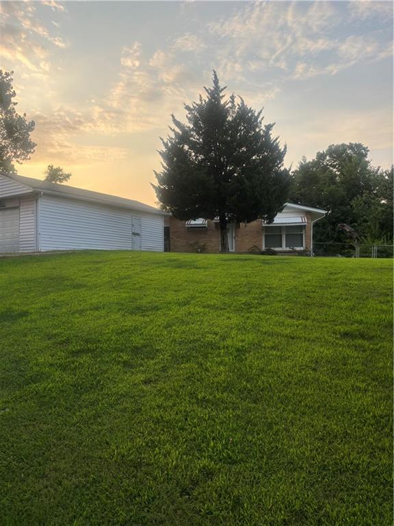 800 Marilynn Ave, Liberty, MO 64068