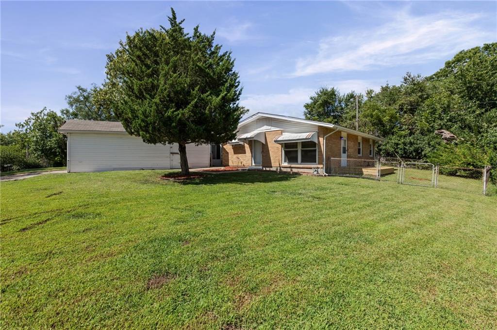 800 Marilynn Ave, Liberty, MO 64068