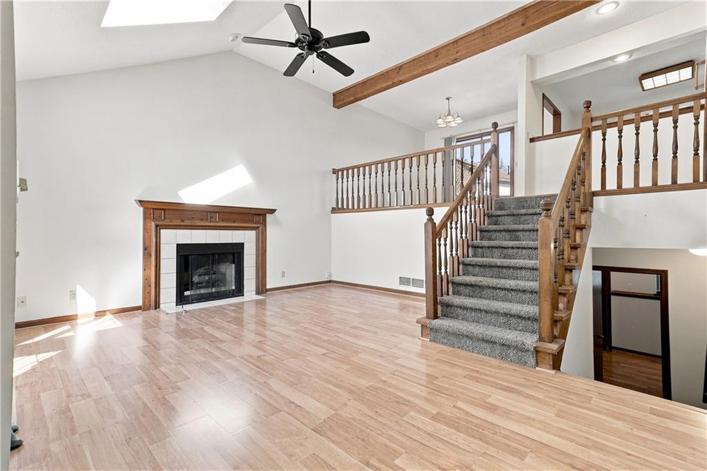 10924 W 115th St, Overland Park, KS 66210
