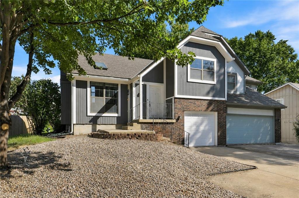 10924 W 115th St, Overland Park, KS 66210