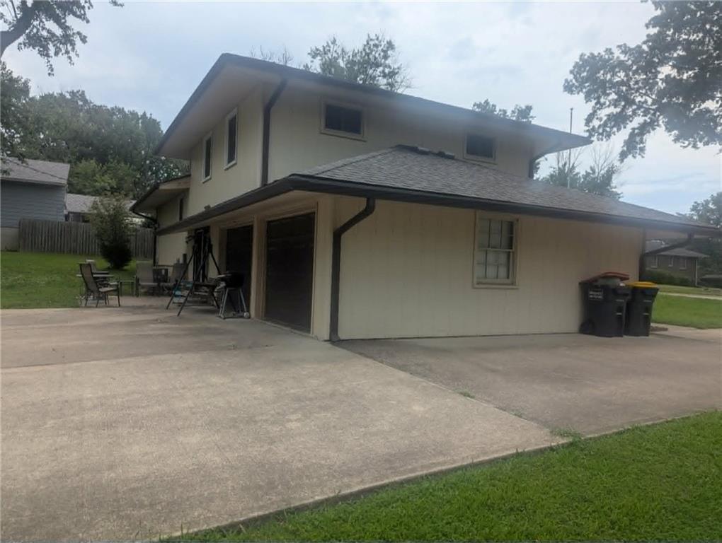 1104 W Forrest Ln, Excelsior Springs, MO 64024
