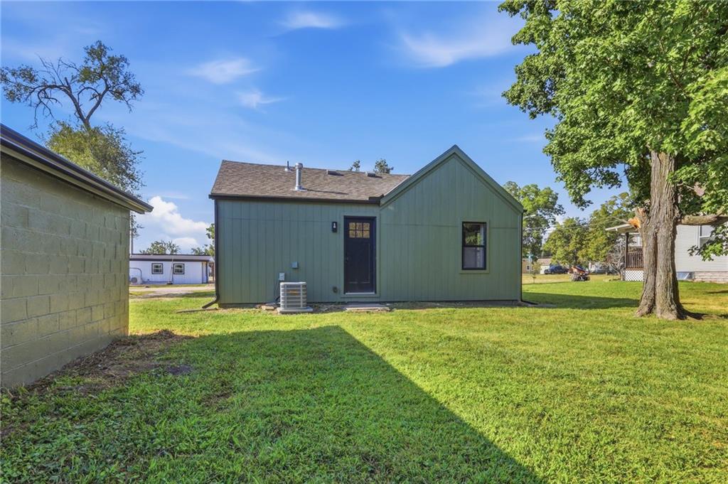 168 W North St, Peculiar, MO 64078